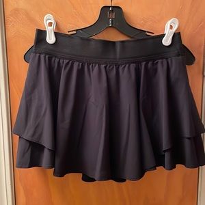 Lululemon black skirt, size 8